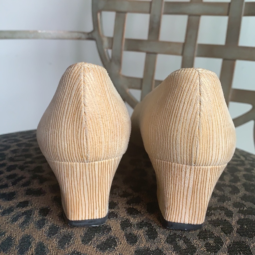 Salvatore Ferragamo Square Toe Stacked Block Heel Pumps Size 8.5 AA Width - Picture 7 of 13